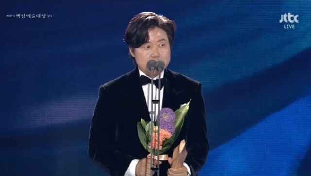 나영석 PD가 제60회 백상에술대상에서 TV 부문 남자 예능인상을 수상했다. /JTBC 방송 캡처