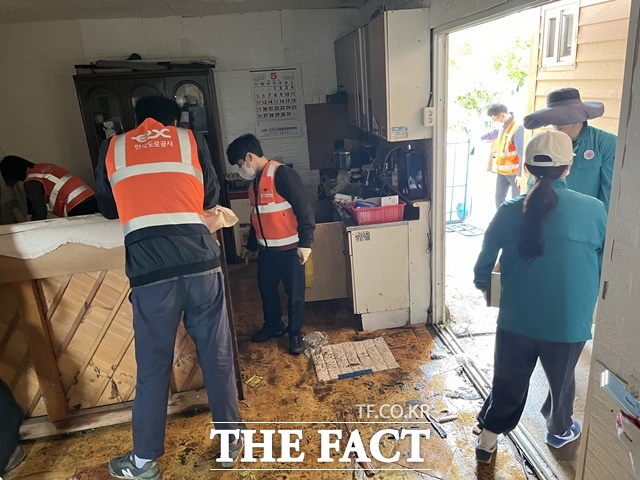 합천군 대양면 양산리 피해현장 침수피해 복구작업 모습./합천군