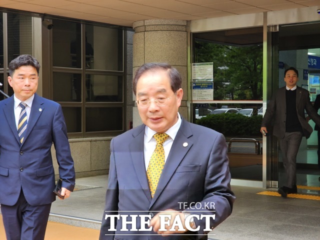 공직선거법 위반 등의 혐의로 기소된 하윤수 부산교육감이 8일 항소심 선고 공판에서 당선무효형에 해당하는 벌금 700만 원을 선고받았다./독자제공