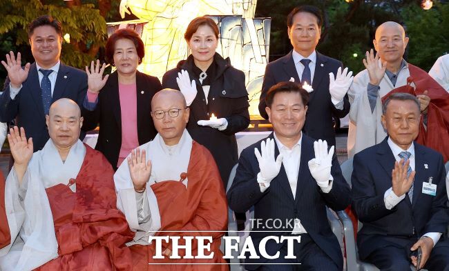 7일 열린 광명 등문화축제 점등식에 참석한 내빈들./광명시