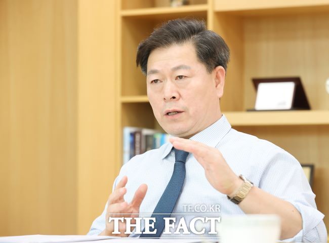 박승원 광명시장은 10일 제22대 총선 후보자들의 공약을 검토해 시정에 적극적으로 반영하겠다고 밝혔다./광명시
