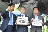 '총선 승리' 민주당, '검찰개혁'으로 정권심판론 이어가나
