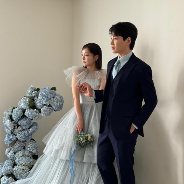 코미디언 김기리(오른쪽)와 배우 문지인이 17일 결혼한다. /김기리 SNS