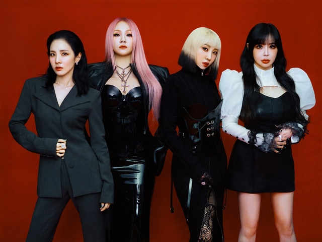 2NE1이 데뷔 15주년을 맞아 기념 사진을 촬영했다. 왼쪽부터 산다라박 CL 공민지 박봄. /멤버들 SNS