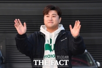  취재진 피해 경찰 출석한 김호중…사라진 블랙박스 확보 총력