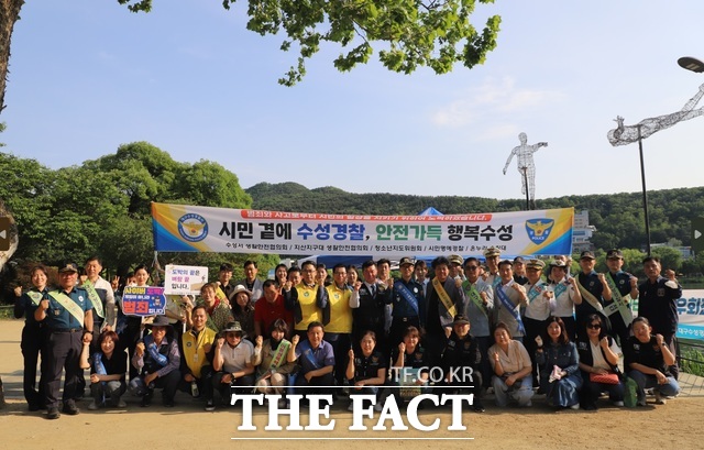 대구 수성경찰서가 20일 민간단체와 합동으로 치안 수요가 급증하는 지역에 대한 예방과 점검 활동을 마쳤다고 밝혔다./대구=김민규 기자