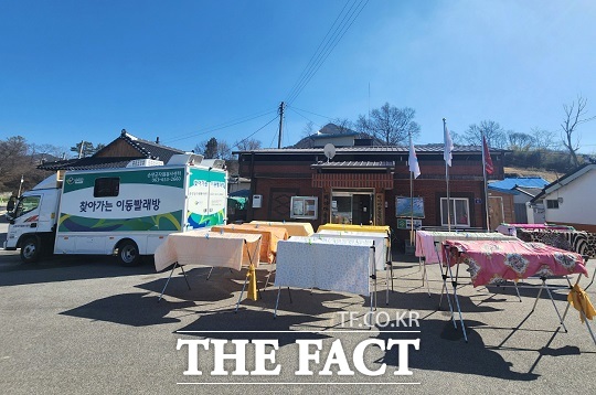 순창군 자원봉사종합센터가 추진중인 이동 목욕차와 무료 빨래방 운영이 지역민들로부터 큰 호응을 얻고 있다./순창군