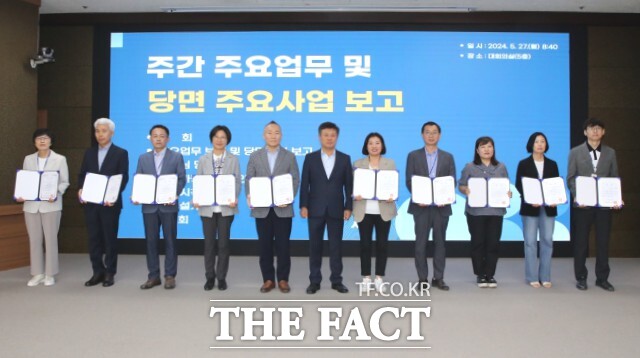 팀장 벤치마킹은 시정에 반영할 우수 제안을 발굴하기 위해 실과소 모든 팀이 참여해 177건의 제안이 제출됐다. 특히 제안 범위를 팀 소관 업무 관련으로 제한해 사업화 가능성을 더욱 높였다. / 정읍시