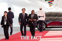  정상회의 참석하는 모잠비크 대통령 [포토]