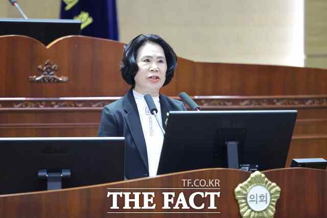 천안시의회 김행금 의원이 10일 열린 제269회 제1차 정례회 제2차 본회의에서 5분 자유발언하고 있다. /천안시의회
