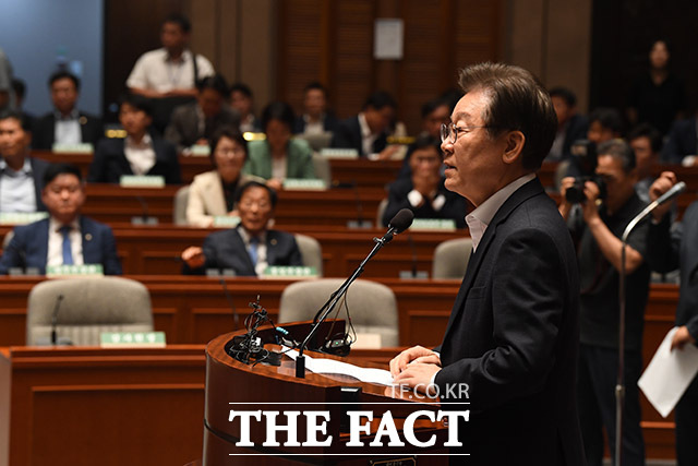 이재명 더불어민주당 대표가 11일 오전 서울 여의도 국회에서 열린 의원총회에서 모두발언을 하고 있다. /남윤호 기자