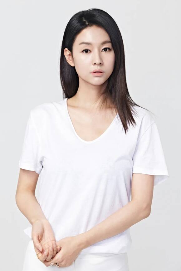 배우 서유정이 12일 부친상을 당해 빈소를 지키고 있다. /매니지먼트W