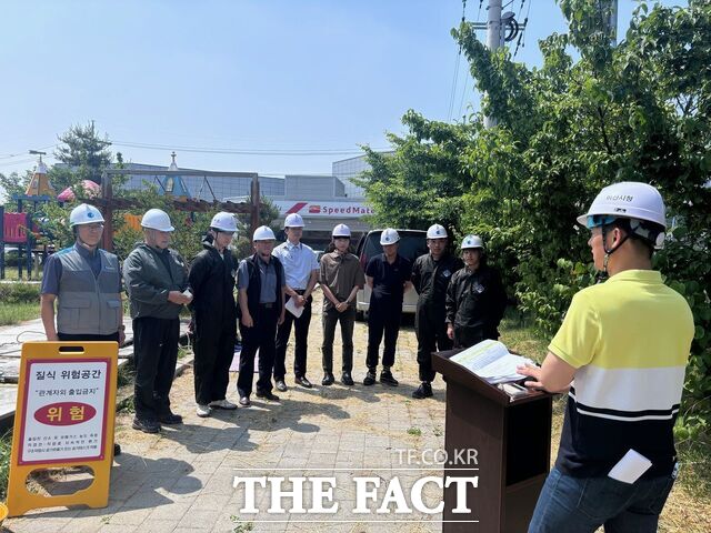 아산시가 밀폐공간 질식 재해 예방 교육을 시행하고 있다. /아산시