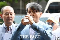  '김건희 명품백 의혹' 최재영 경찰 출석…'김 여사와 합의 하에 만나'