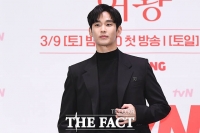  김수현, 아시아 투어 '매진 또 매진'…여전한 글로벌 인기 