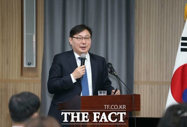 쌍방울 대북송금 혐의로 1심에서 9년6개월의 중형을 선고받은 이화영 전 경기도 평화부지사가 또다시 재판에 넘겨졌다. /사진=경기도