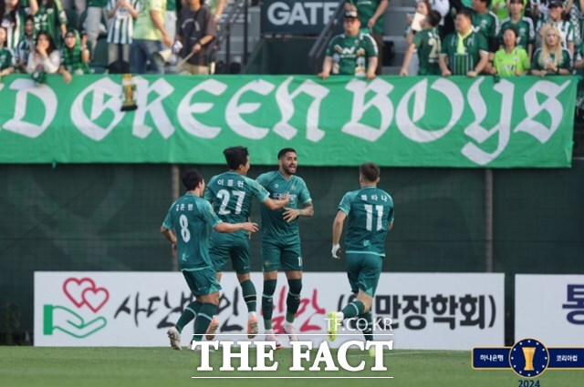 고정운 감독이 이끄는 김포FC는 1부리그인 전북 현대를 1-0으로 꺾고 언더독의 반란을 일으키며 8강 대열에 합류했다./김포=KFA