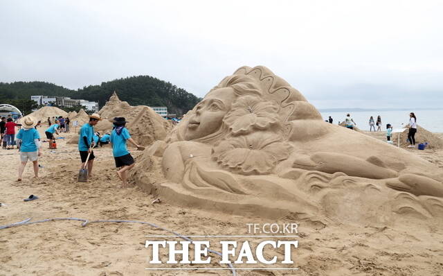 지난해 열린 ‘제19회 태안 모래조각 페스티벌’ 모래조각 작품. / 태안군.