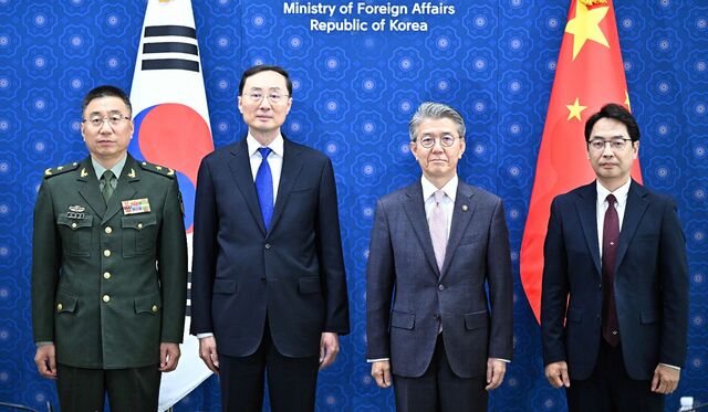 정부는 한중 외교안보대화에서 북러 간 군사 협력 강화에 대한 우려를 거듭 언급했지만, 중국 측은 원론적 입장에 머물렀다. 왼쪽부터 장바오췬 중국 중앙군사위 국제군사협력판공실 부주임, 쑨웨이둥 중국 외교부 부부장, 김홍균 외교부 제1차관, 이승범 국방부 국제정책관 /외교부 제공