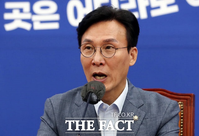 이재명 2기 체제를 앞두고 당내에선 여러 친명 의원들이 러닝메이트 하마평에 오르내리고 있다. 4선의 김민석 의원이 최고위원 후보로 유력하게 거론된다. /뉴시스