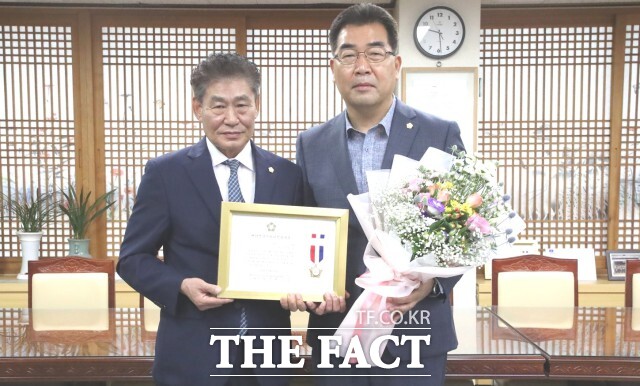 이상길 의원은 “앞으로도 겸손한 마음으로 시민들로부터 사랑과 신뢰를 받는 의원이 되도록 노력하겠다”면서 “정읍발전을 위한 교두보 역할에 최선을 다하겠다”고 밝혔다. / 정읍시의회