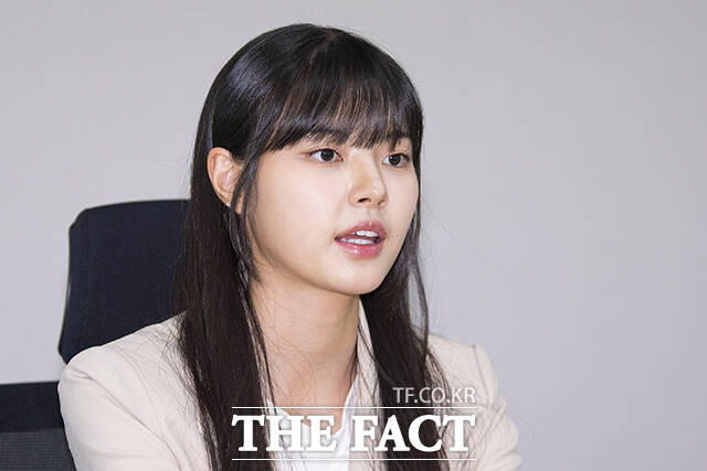 배우 홍예지가 데뷔 2주년을 맞아 1천만 원을 기부했다. /서예원 기자
