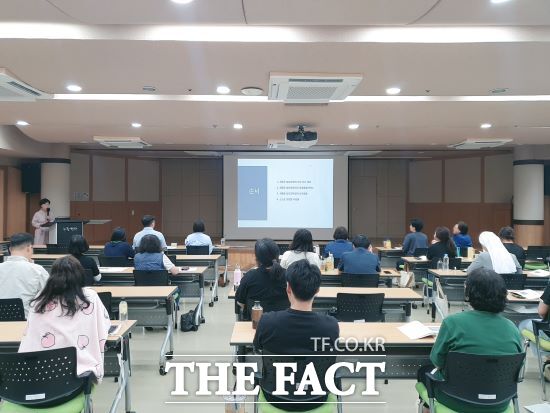 경기도와 경기복지재단은 1차 최중증 발달장애인 맞춤돌봄 전문인력 양성교육을 지난달 25일과 이달 1일 양일에 걸쳐 진행했다./경기도