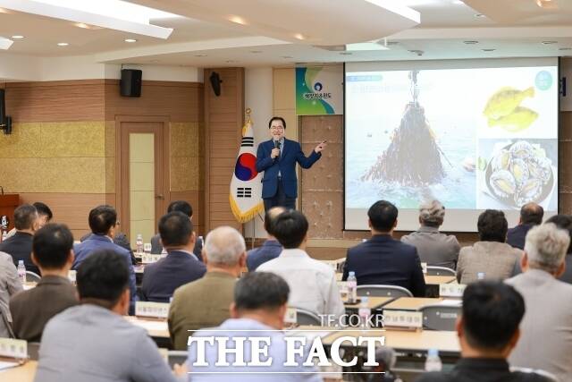 완도군은 2일 군청 대회의실에서 지역 언론이 40여 명이 참석한 가운데 민선8기 2주년 언론인 간담회를 개최했다./완도군