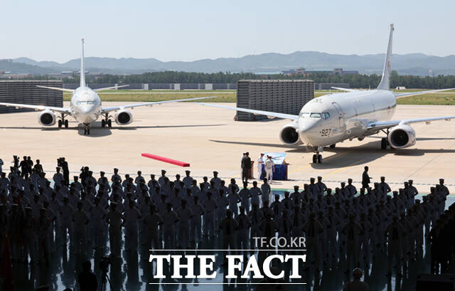 4일 경북 포항시 해군항공사령부에서 해상초계기(P-8A) 국내 인수식이 진행되고 있다. /사진공동취재단