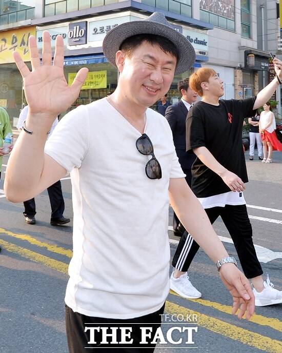 남희석은 마이크를 잡은 지 불과 3개월 남짓 만에 새로운 일요일의 남자로 빠르게 안착해가는 분위기다. 그를 바라보는 시청자들의 시선도 갈수록 호의적으로 변해가고 있다. /이덕인 기자