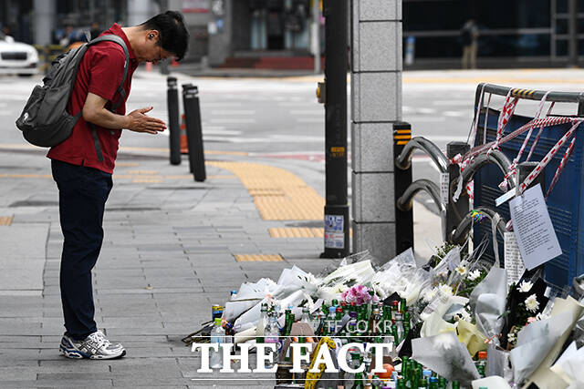 10일 범죄피해자 보호법에 따르면 생명·신체를 해하는 범죄로 사망하거나 다친 피해자 또는 유족은 국가 구조금을 받을 수 있다. 하지만 서울시청 인근 차량 역주행 돌진 사고 피해자들은 운전자의 고의가 인정되지 않는 한 국가 구조금을 받지 못할 것으로 보인다. 범죄피해구조금 제도 지원 대상에 교통사고와 같은 과실범죄 피해자는 제외돼 있기 때문이다. /서예원 기자