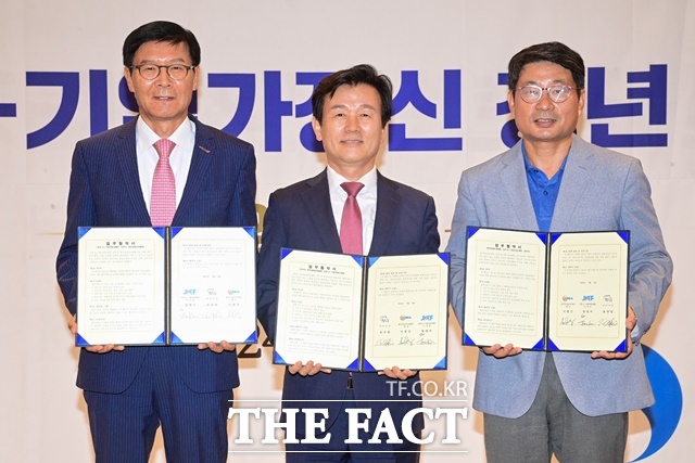 진주시는 K-기업가정신의 세계적 확산과 혁신적인 창업생태계 육성을 위해 진주 K-기업가정신재단, 한국창업보육협회와 업무협약을 체결했다./진주시