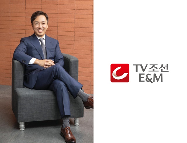 비스타컴퍼니가 TV조선 E&M으로 사명을 바꿨다. 사진은 TV조선 E&M 안석준 대표와 로고다. /TV조선 E&M