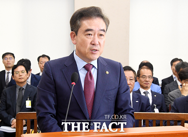 윤희근 경찰청장이 11일 오전 서울 여의도 국회에서 열린 행정안전위원회 전체회의에 참석해 업무보고를 하고 있다./배정한 기자