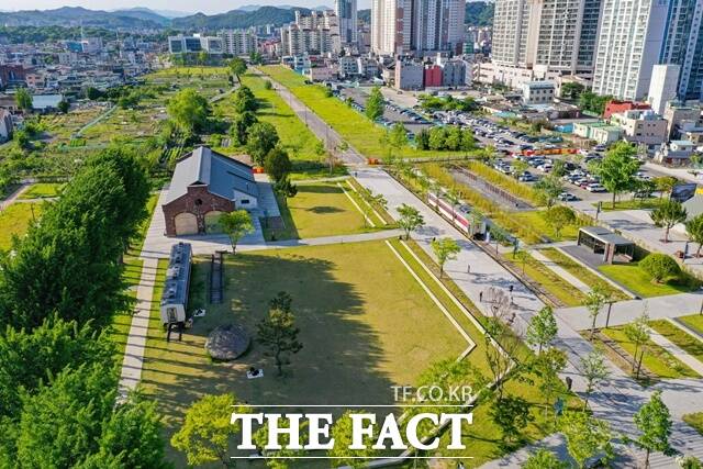 옛 진주역 철도부지 재생프로젝트가 단계별 사업 진행이 순항 중이다./진주시