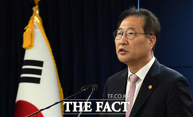 한국 정부가 미국계 헤지펀드 메이슨 캐피탈과의 국제투자분쟁(ISDS)에서 일부 패소한 것과 관련해 중재 판정에 불복 절차를 개시한다. 박성재 법무부 장관이 지난 9일 오전 서울 종로구 정부서울청사 합동브리핑룸에서 채상병 특별법 재의 요구권 행사와 관련해 브리핑하고 있다. /임영무 기자