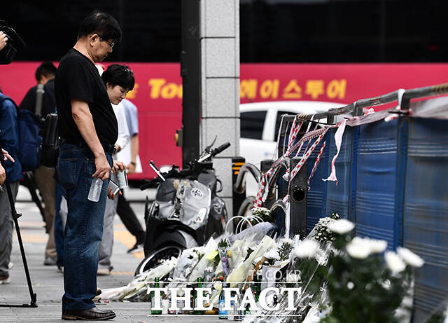 서울 남대문경찰서는 전날 교통사고처리특례법상 업무상 과실치사상 혐의로 서울시청 인근 역주행 돌진 사고 운전자 차모(68) 씨에 대한 구속영장을 신청했다고 25일 밝혔다. /박헌우 기자