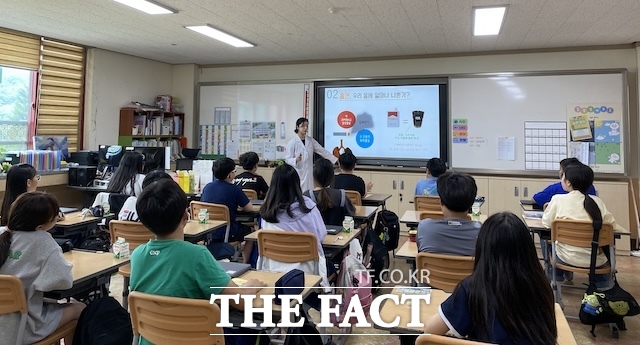 전북대학교병원 전북지역암센터에서 ‘암 예방 스쿨 어택’ 사업을 실시했다. /전북대병원