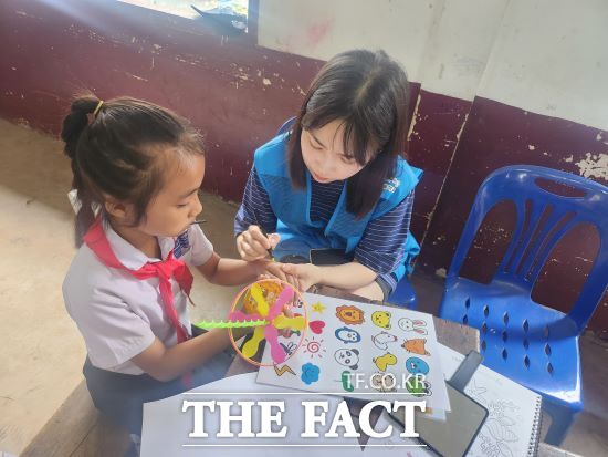 경기도일자리재단은 지난 22일부터 26일까지 5일간 라오스 비엔티안에서 글로벌 기술인재 양성을 목표로 경기도기술학교 교육생 대상으로 해외연수 및 봉사활동 프로그램을 운영했다고 밝혔다. 이 프로그램에는 교육생 20명이 참여했다./경기도일자리재단