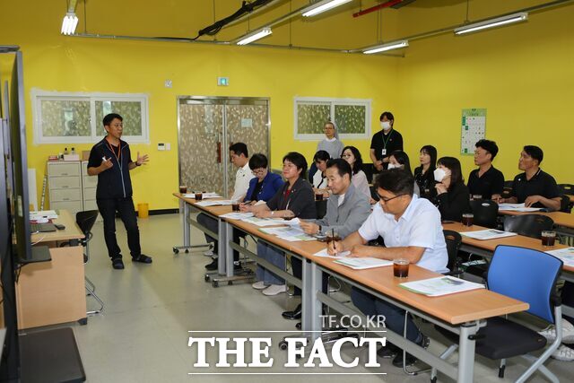 6일 당진시의회 경기도 화성시 직업적응훈련센터 방문 벤치마킹 장면. /당진시