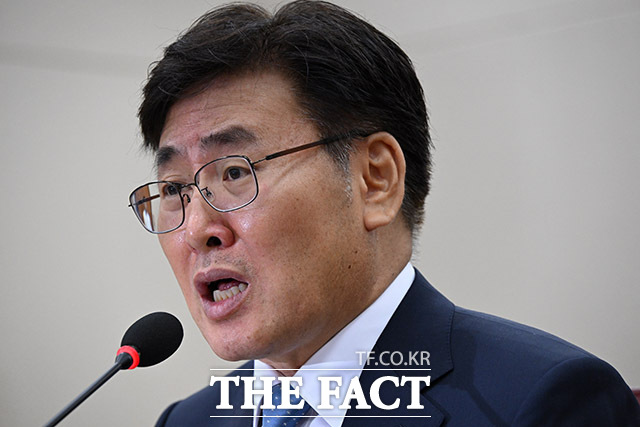 질의 답변하는 유 후보자.