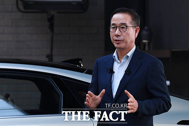 정원정 기아 국내사업본부장(부사장)이 8일 오후 서울 강남구 레스파스 에트나에서 열린 기아 더 뉴 K8 포토 미디어 데이에 참석해 발표하고 있다. /서예원 기자