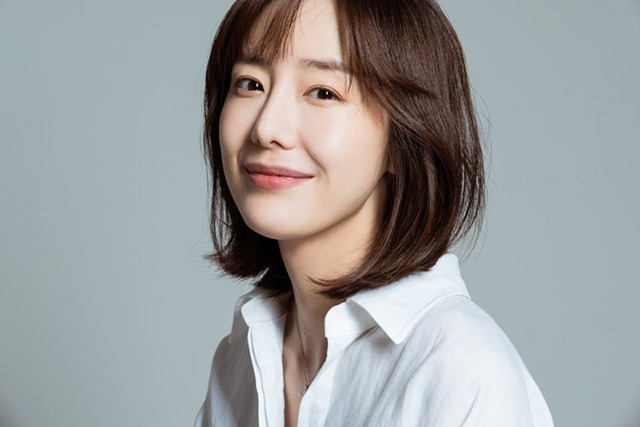 이준호 부문장의 부인인 배우 윤정희씨는 SM엔터테인먼트와 카카오엔터테인먼트의 대주주 중 한 명이다. 아울러, 자신의 드라마 제작사 바람픽쳐스는 이준호 부문장의 주도로 카카오엔터테인먼트가 인수하기도 했다. /더팩트 DB