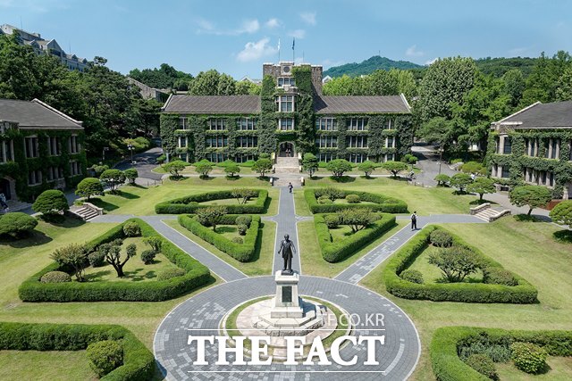 연세대학교가 석사 과정에 입학하면서 제출한 서류가 허위로 밝혀진 조국 조국혁신당 대표 아들의 석사 학위를 취소했다고 8일 밝혔다. /연세대 제공