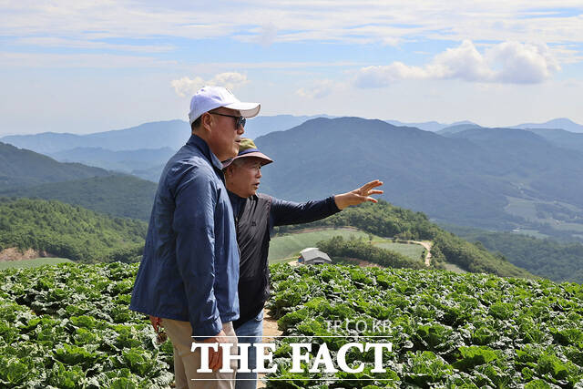 농촌경제연구원(KREI)은 강원도 평창군 대관령원예농협에서 고랭지채소 주산지 현장토론회를 열고 왕산면 대기리 안반데기 등 현장을 점검했다. / 한국농촌경제연구원