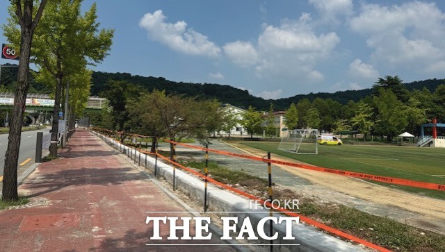 학교복합문화센터에는 교육문화관, 공공체육시설, 다목적재능관 등이 포함된다. 또한 인근 마을 주민과 시청 방문 시민들의 주차 문제를 해결하기 위해 공영주차장 150면이 조성될 예정이다. / 정읍시