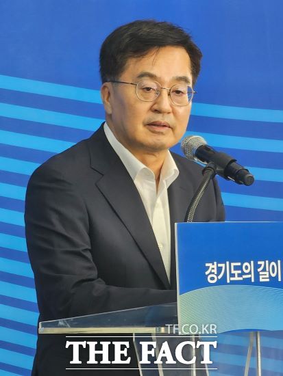 김동연 경기도지사가 14일 오전 도담소(옛 경기도지사 공관)에서 민선8기 후반기 중점과제 발표 기자간담회를 갖고 있다./진현권 기자