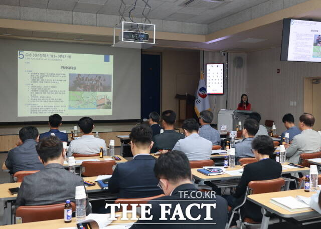 20일 영양군이 청년정책 기본계획 수립 용역 착수보고회를 개최하고 있다./영양군