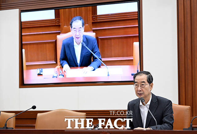 한덕수 국무총리는 22일 국정현안관계장관회의를 주재하고 아시아·아프리카 등 주요 신흥시장을 대상으로 자유무역협정(FTA) 네트워크를 확장하는 통상 정책 로드맵을 발표했다. /임영무 기자