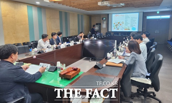 장수군이 먹거리위원회를 구성하고 지난 23일 첫 회의를 개최했다. /장수군